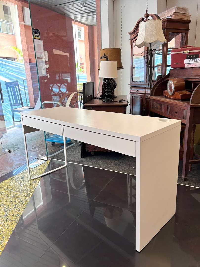 White desk with store glass top ikea