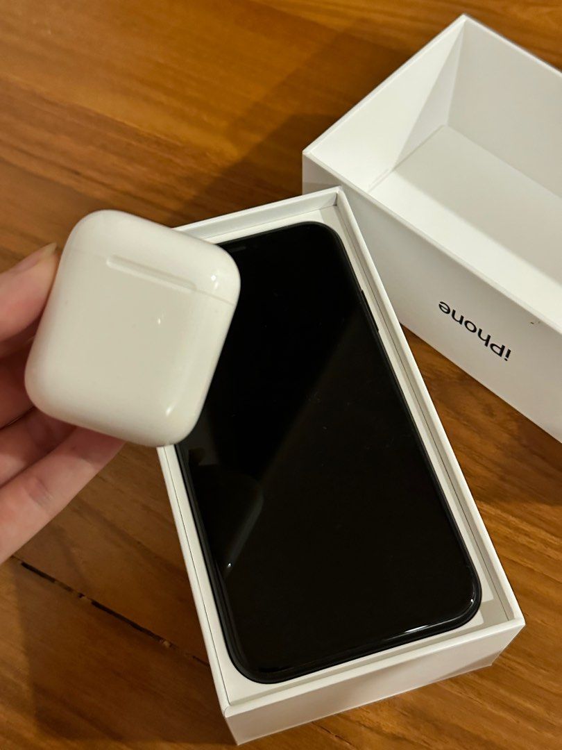 Iphone x hotsell plus airpods