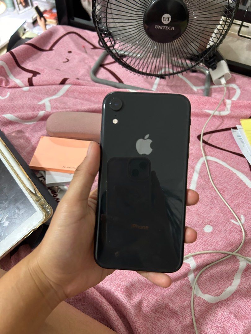 IPHONE XR RUSH SALE (Category: iPhone X Series) located in Manila. Submitted by somuchdru (Listing ID 1259416957, Image 1). Description: Iphone XR 64GB Globe locked but can be open line upon request Pwede swap to Samsung .