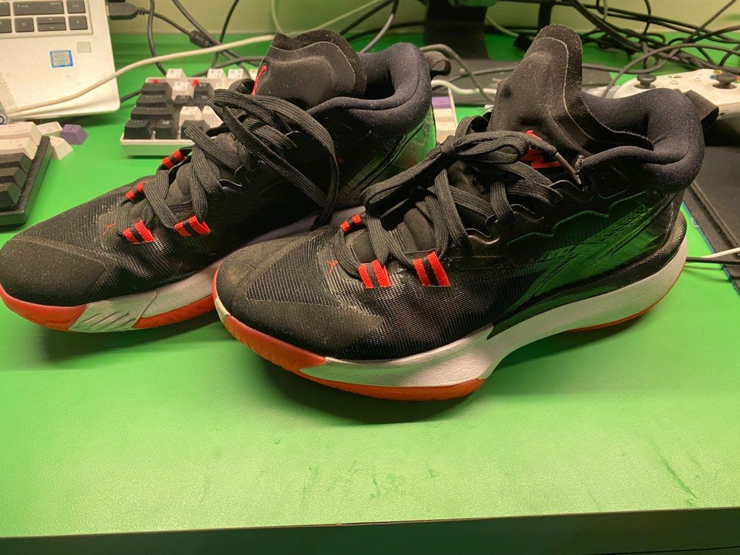 Jordan zion 1 PF Black/bright crimsonwhite, Men's Fashion, Footwear