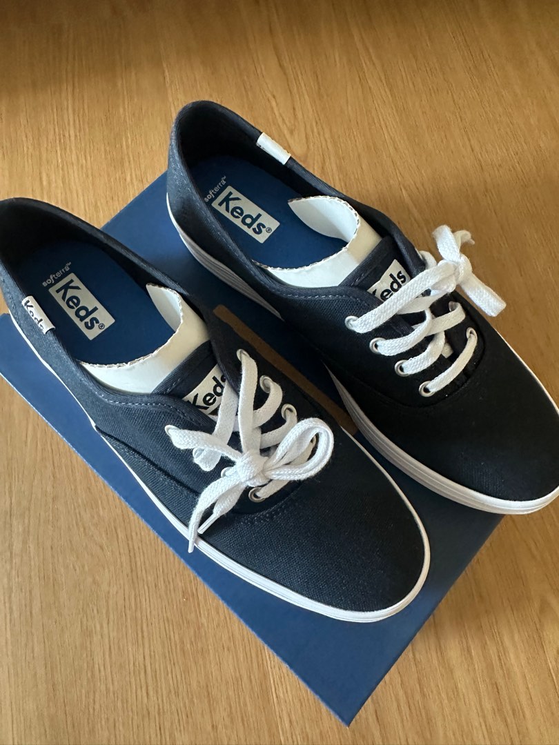Girls top navy keds