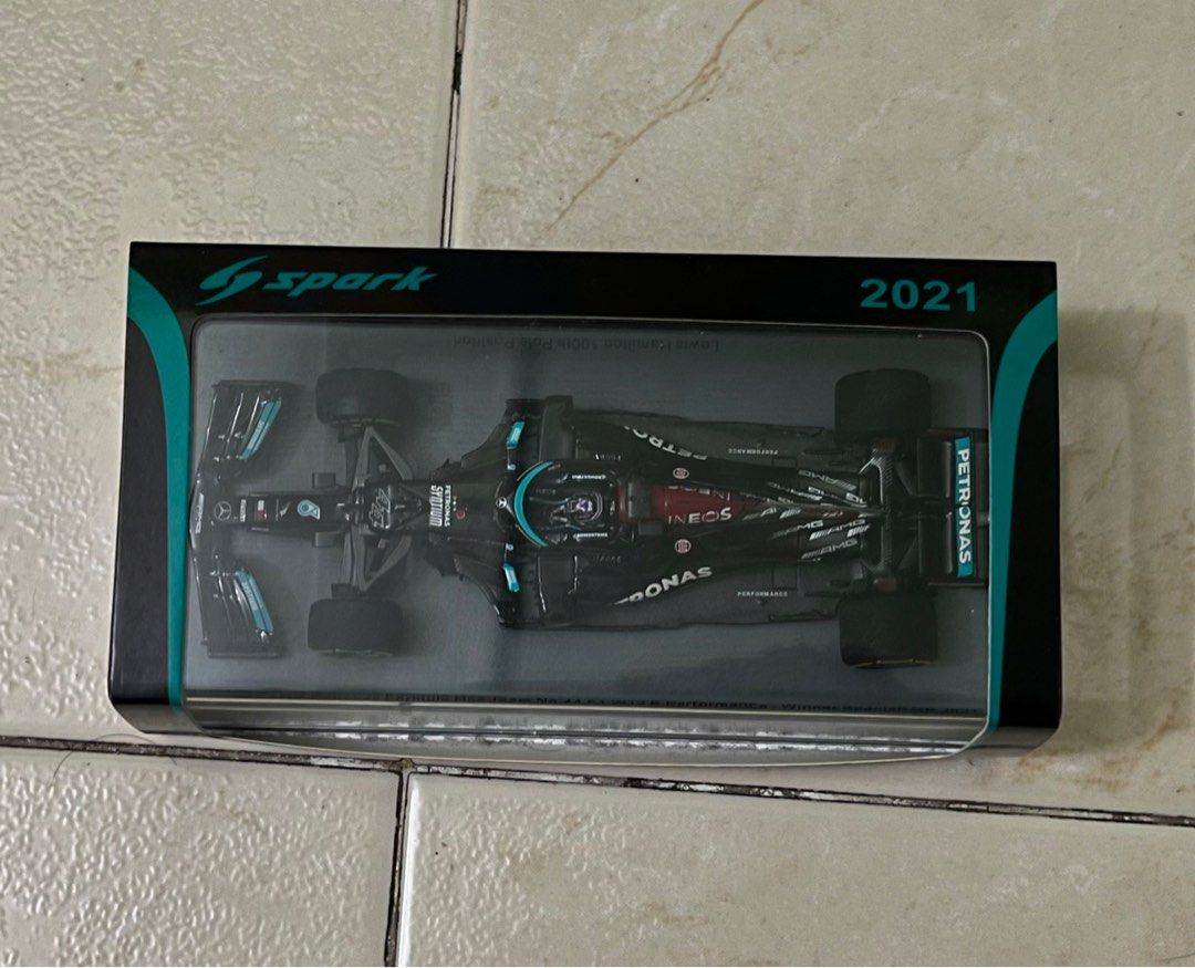Funko Pop - Formula 1 Lewis Hamilton Mercedes AMG Petronas, Hobbies & Toys,  Toys & Games on Carousell