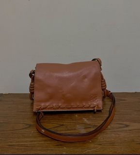 Loewe vs Polene colour comparison help : r/handbags