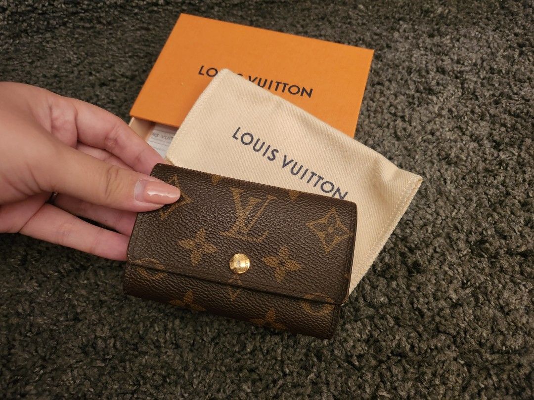Authentic vs Fake Louis Vuitton 6 Key Holder Damier Ebene Comparison 