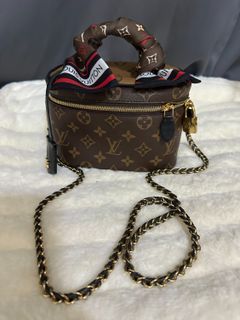 Buy Free Shipping [Used] Louis Vuitton Leather Lock Me 2BB LV Logo 2WAY  Shoulder Bag 2WAY Back M51200 Black Leather Bag M51200 from Japan - Buy  authentic Plus exclusive items from Japan