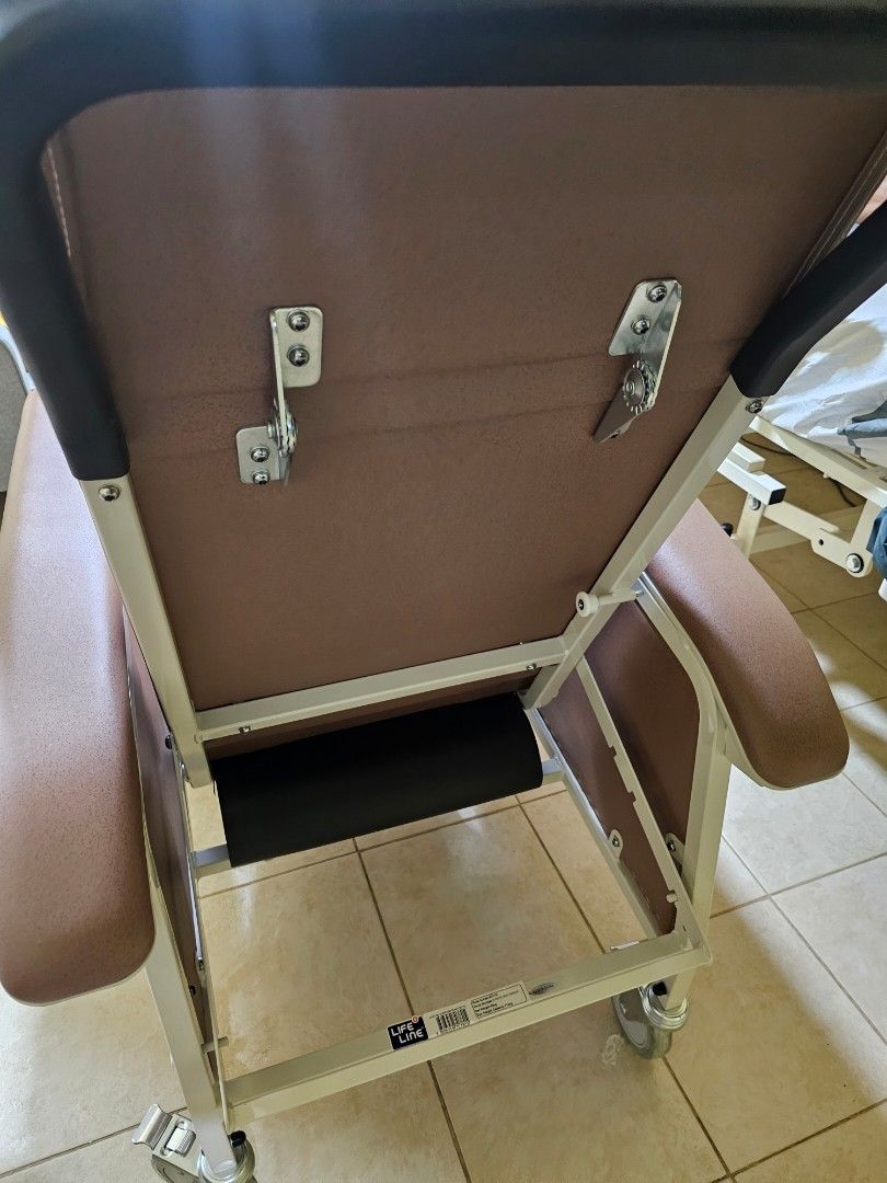 Manual Mobile Recliner Geriatric Chair with Tray, Health & Nutrition