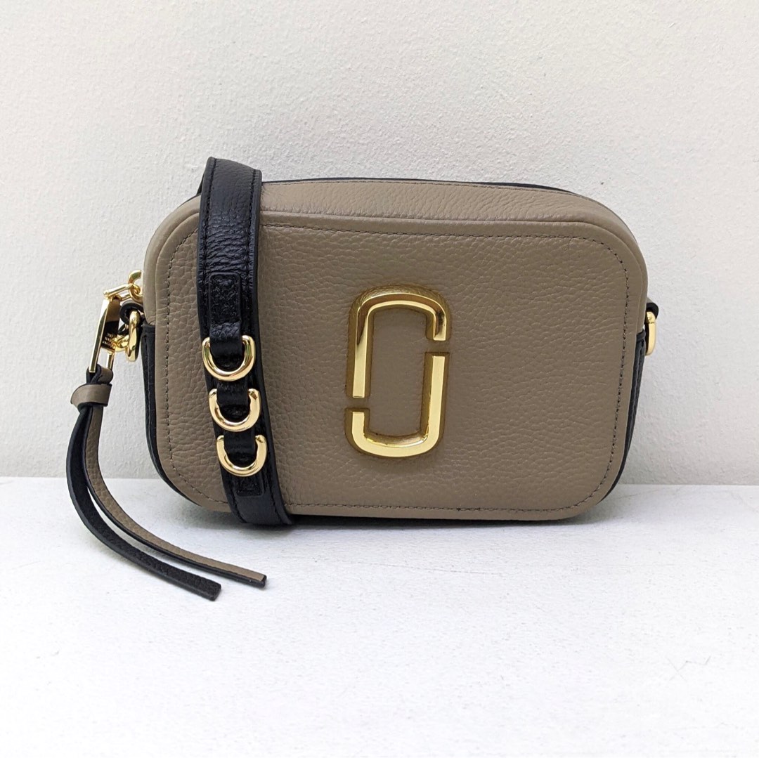 Marc jacobs The Softshot 17 crossbody sling bag, Women's Fashion, Bags