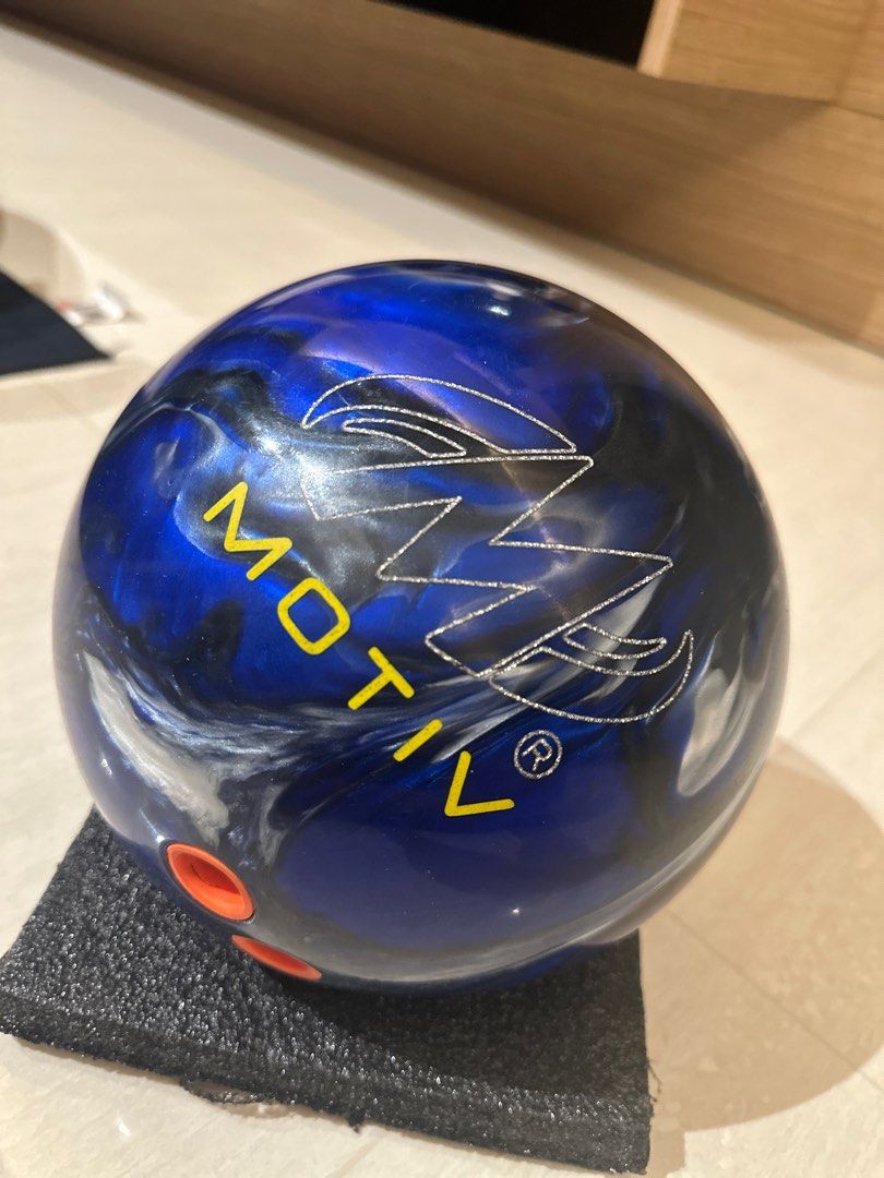 Motiv Aspire Bowling Ball Sports Equipment Sports Games Billiards