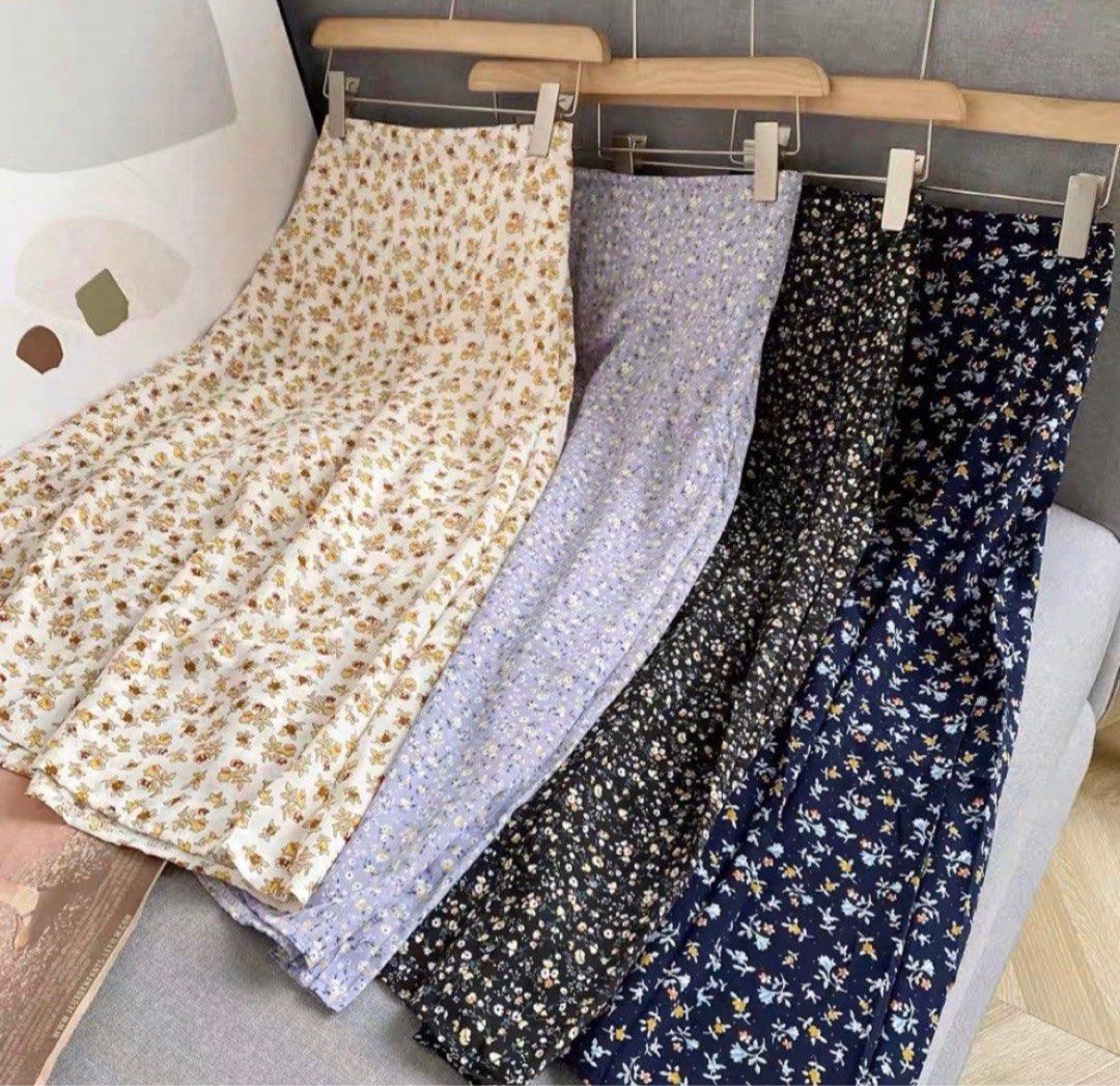 NEW DESIGNS] Vintage Floral Petal Cottagecore Midi Skater Skirt