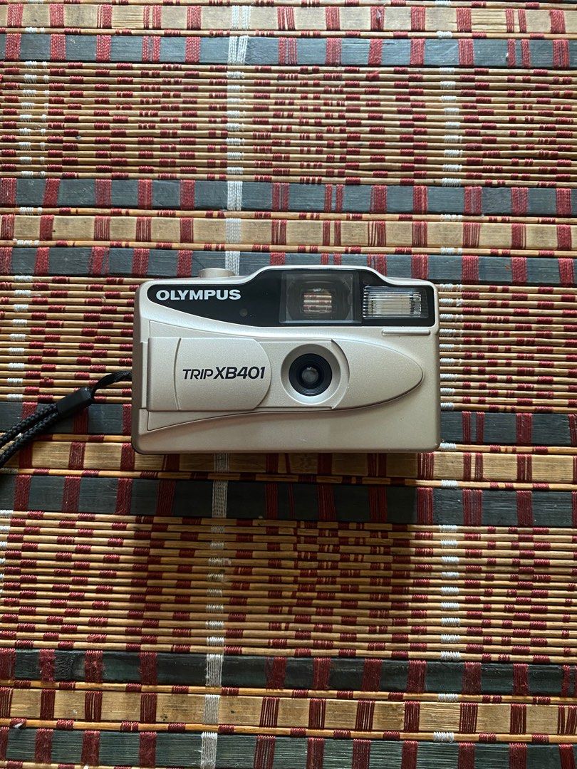 OLYMPUS TRIP XB401 27mm POINT AND SHOOT FILM CAMERA KAMERA LAMA KODAK
