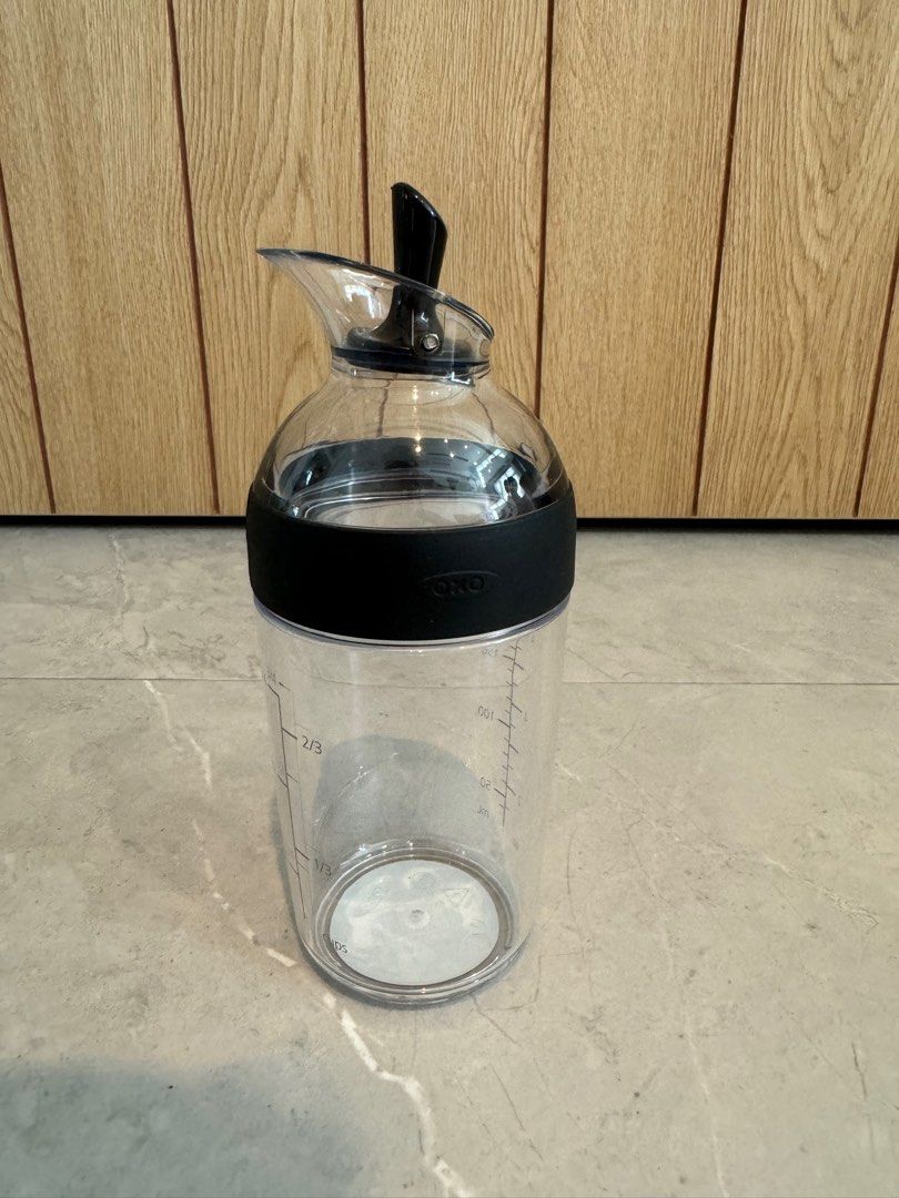 Oxo Good Grips Little Salad Dressing Shaker, Furniture & Home Living, Kitchenware & Tableware