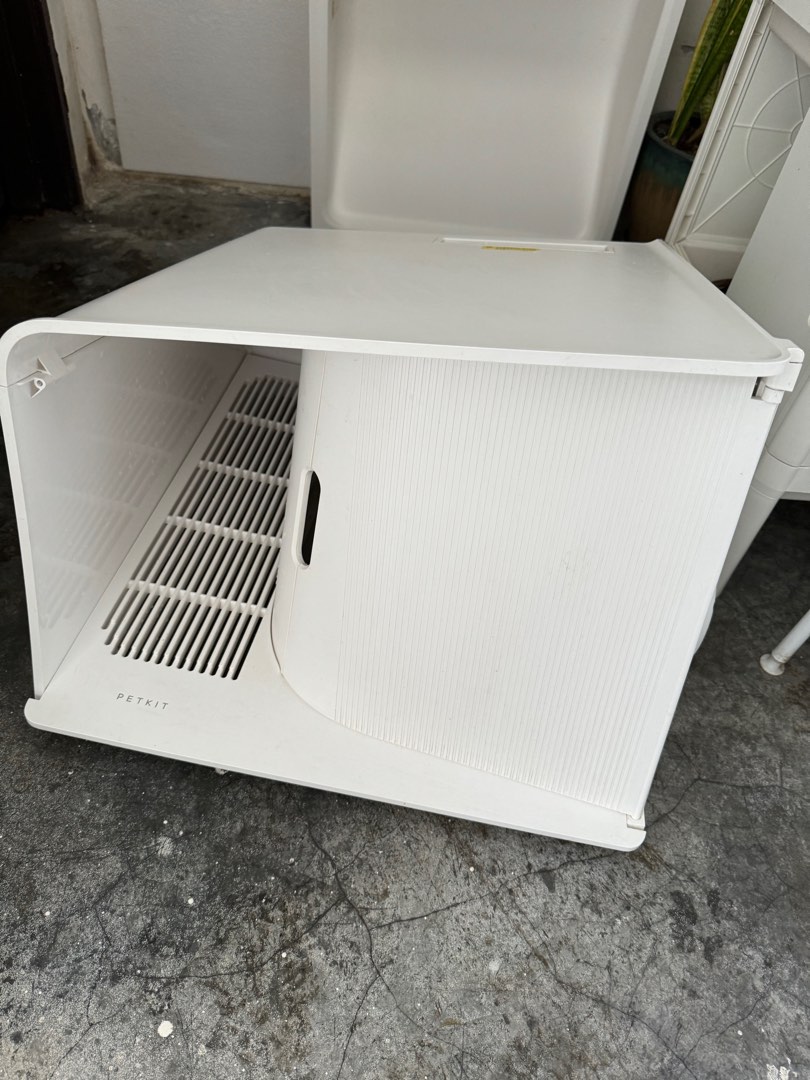 PETKIT Litter Box White Villa, Pet Supplies, Health & Grooming on Carousell