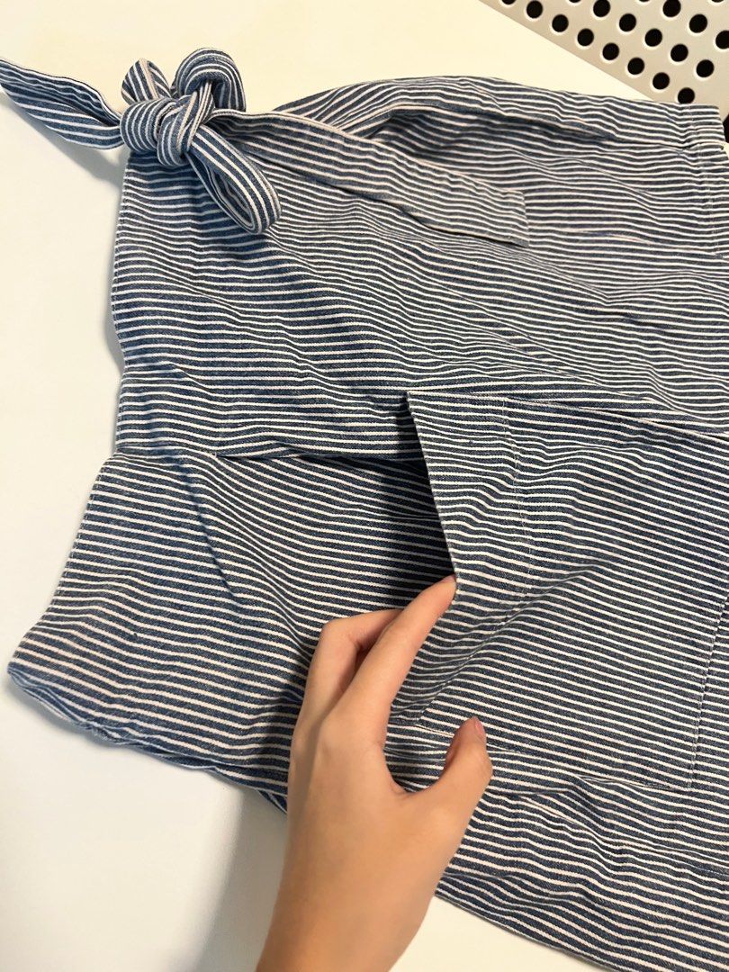 Pinstripe Denim Skort (xs-s) (Category: Shorts) located in Makati City. Submitted by inthemoodforstuff (Listing ID 1259337419, Image 2). Description: -rfs: doesnt fit me well anymore -super cute, has pocket - no brand • Shipping via courier pick up in makati only. Grab or lalamove -Payment via Gcash only💕.