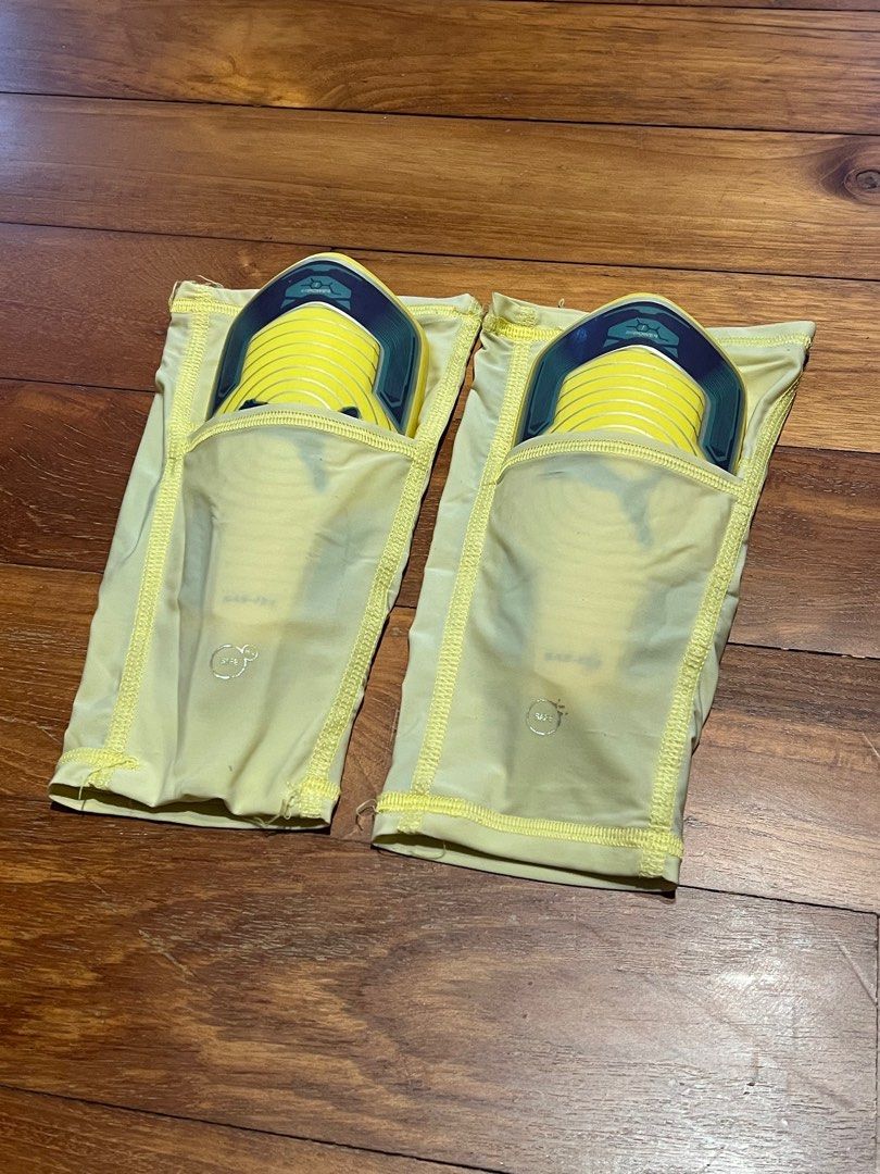Puma shin guards with sleeve Evopower 1 Sports Equipment