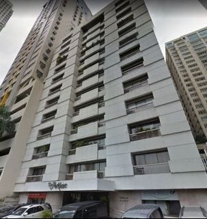 Rent 5 BEDROOMS FFURNISHED PENTHOUSE UNIT wh Spacious 250m2 FA Wh Use Roofdeck Garden Patio in PARKLANE TOWER in Dela Costa St Salcedo Vill MAKATI CITY wh 2 PARKINGS Walking Distance GLORIETTA- GREENBELT MALLS/ ATENEO GRAD SCHOOL/PHIL STOCK EXCHANGE Etc 