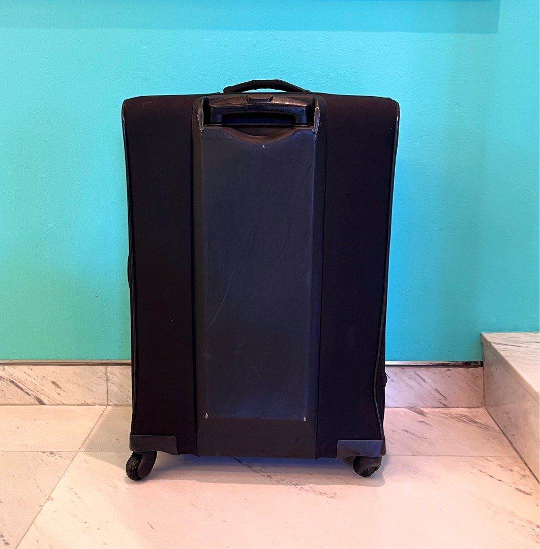Samsonite 25 inch luggage, Hobbies & Toys, Travel, Luggage on Carousell