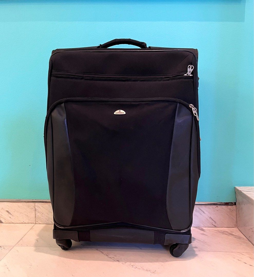 Samsonite 25 inch luggage, Hobbies & Toys, Travel, Luggage on Carousell