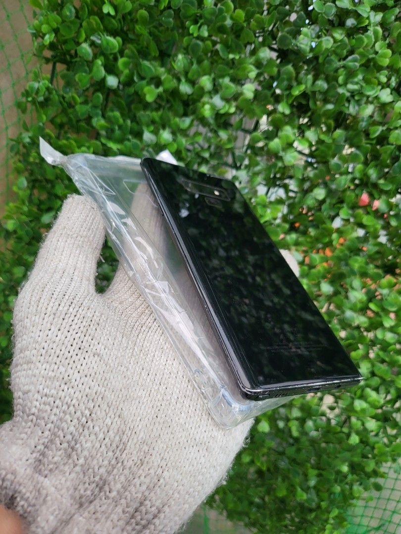 Samsung NOTE 9 (Category: Samsung) located in Quezon City. Submitted by mubrogadgets (Listing ID 1259398241, Image 3). Description: SAMSUNG NOTE 9 dous No issue 🔥may slight amoled burn lang/not vissible 🔥Smooth pang gaming and pang gamit 🔥For sure buyer only pass sa kuwentuhan lang 🔥good sa gaming/super high quality display🎮🕹 🔥super ganda ng camera 🔥No history of repair 🔥pass sa straight swap good sa gaming/super high quality display🎮🕹