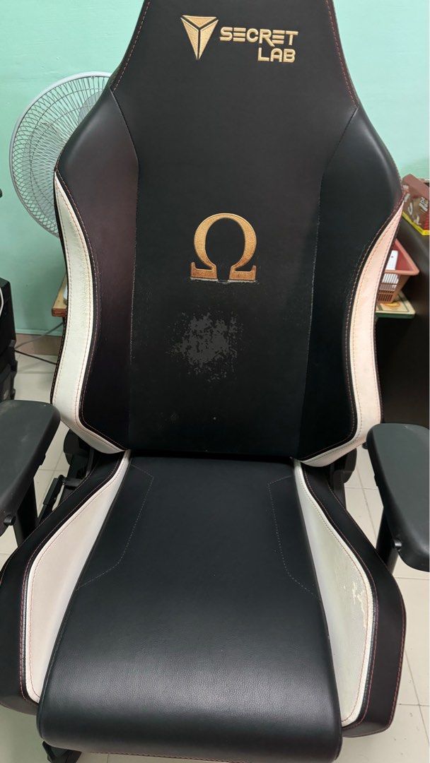 Omega store 2018 chair