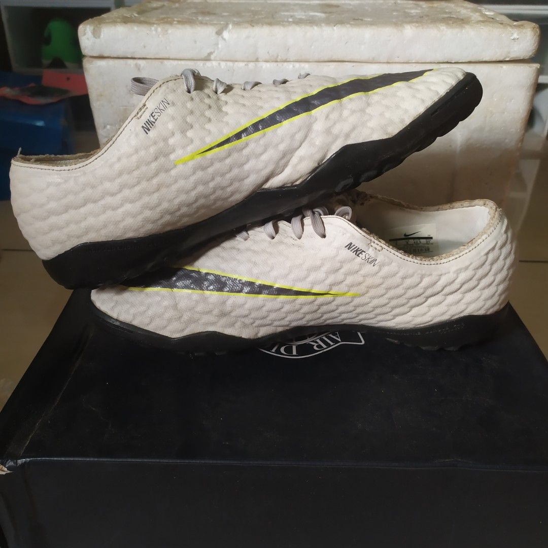 Nike hypervenom futsal putih deals