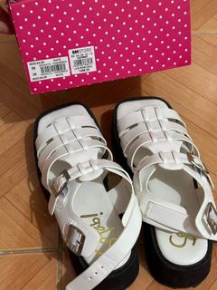 So fab casual white sandals