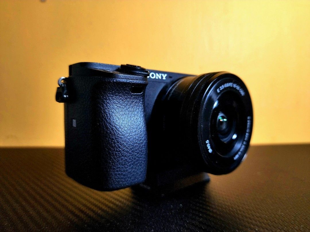 Sony A6400 Camera + Kit Lens + Free 64GB memory card, Photography