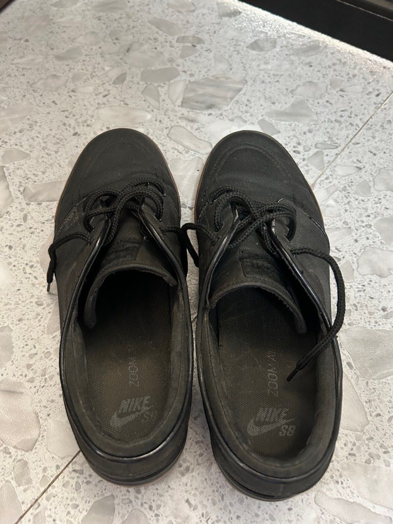 janoski black gumsole