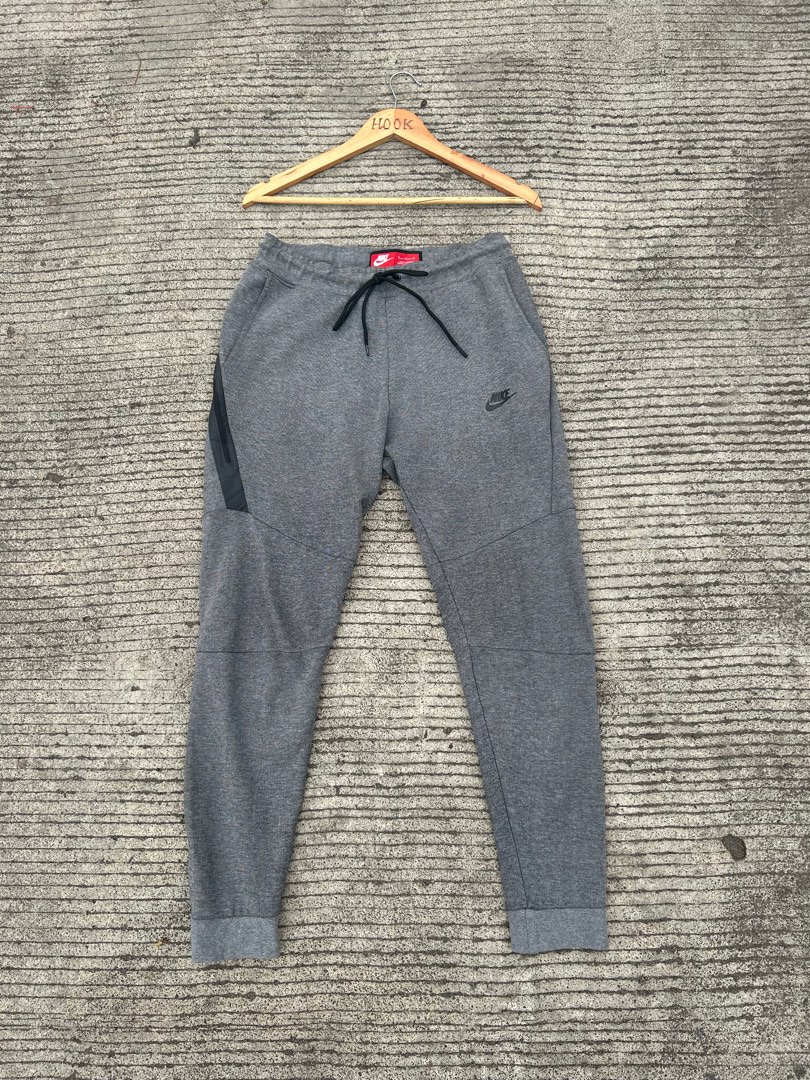 tan nike tech fleece