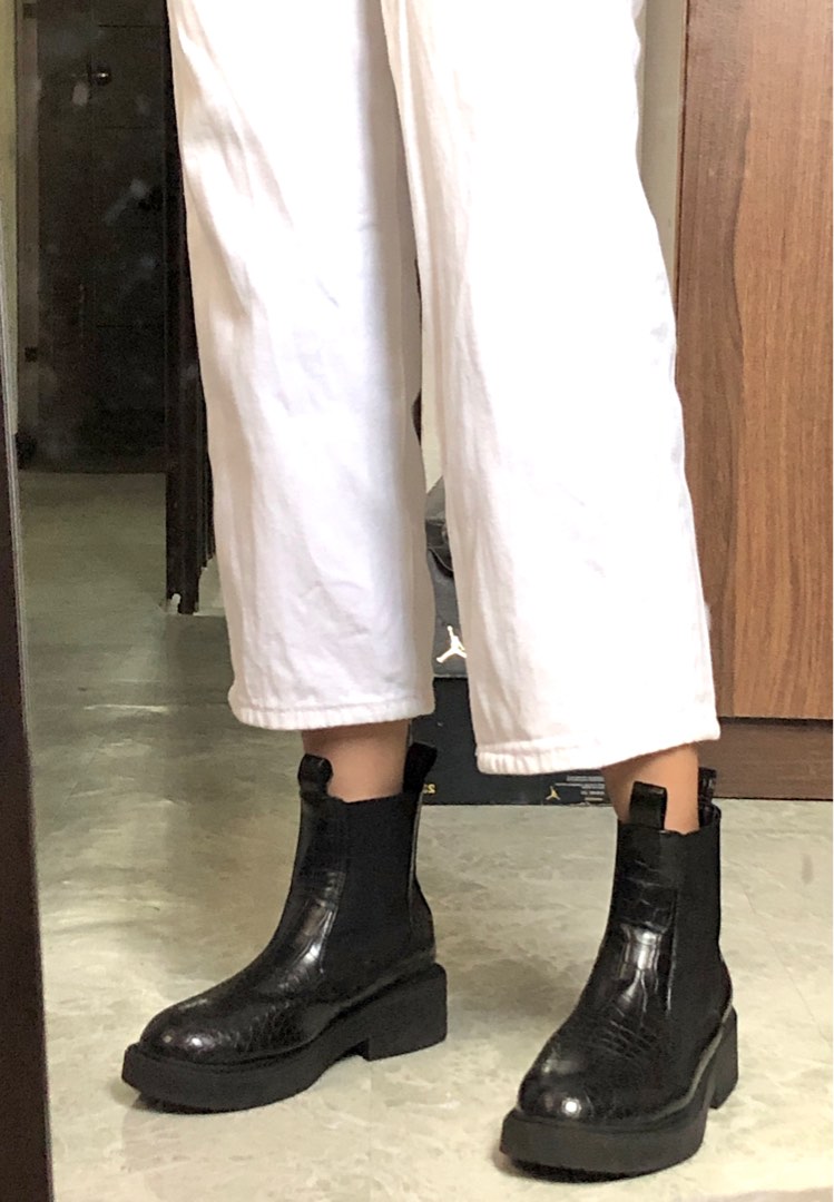 topshop chelsea boots Women s Fashion Footwear Boots on Carousell