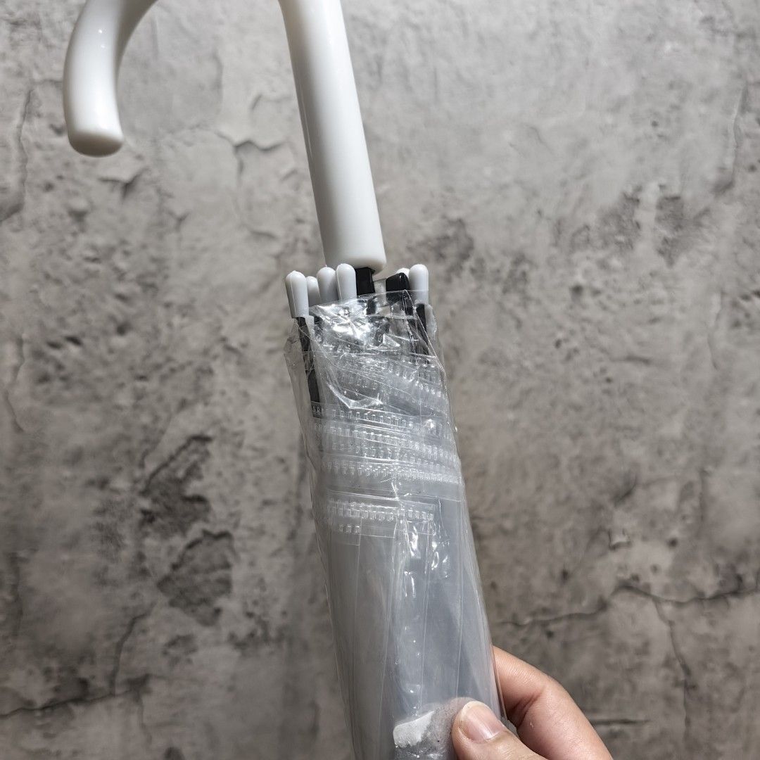 Umbrella Clear (Category: Umbrellas) located in Quezon City. Submitted by 110collectionsph (Listing ID 1259425746, Image 2). Description: NEVER BEEN USE BRAND NEW Additional fee for shipping will depends on your location.