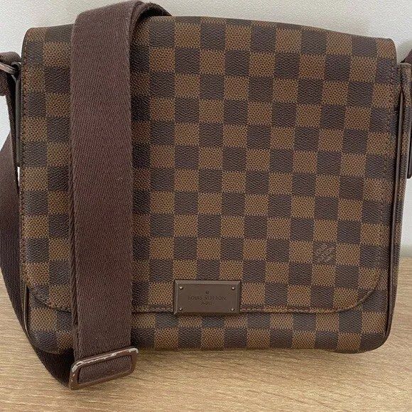 LOUIS VUITTON DAMIER GRAPHITE CANVAS DISTRICT PM BAG, Luxury, Bags &  Wallets on Carousell