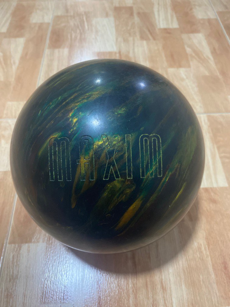Used bowling balls (10 lbs and 11 lbs), Sports Equipment, Sports