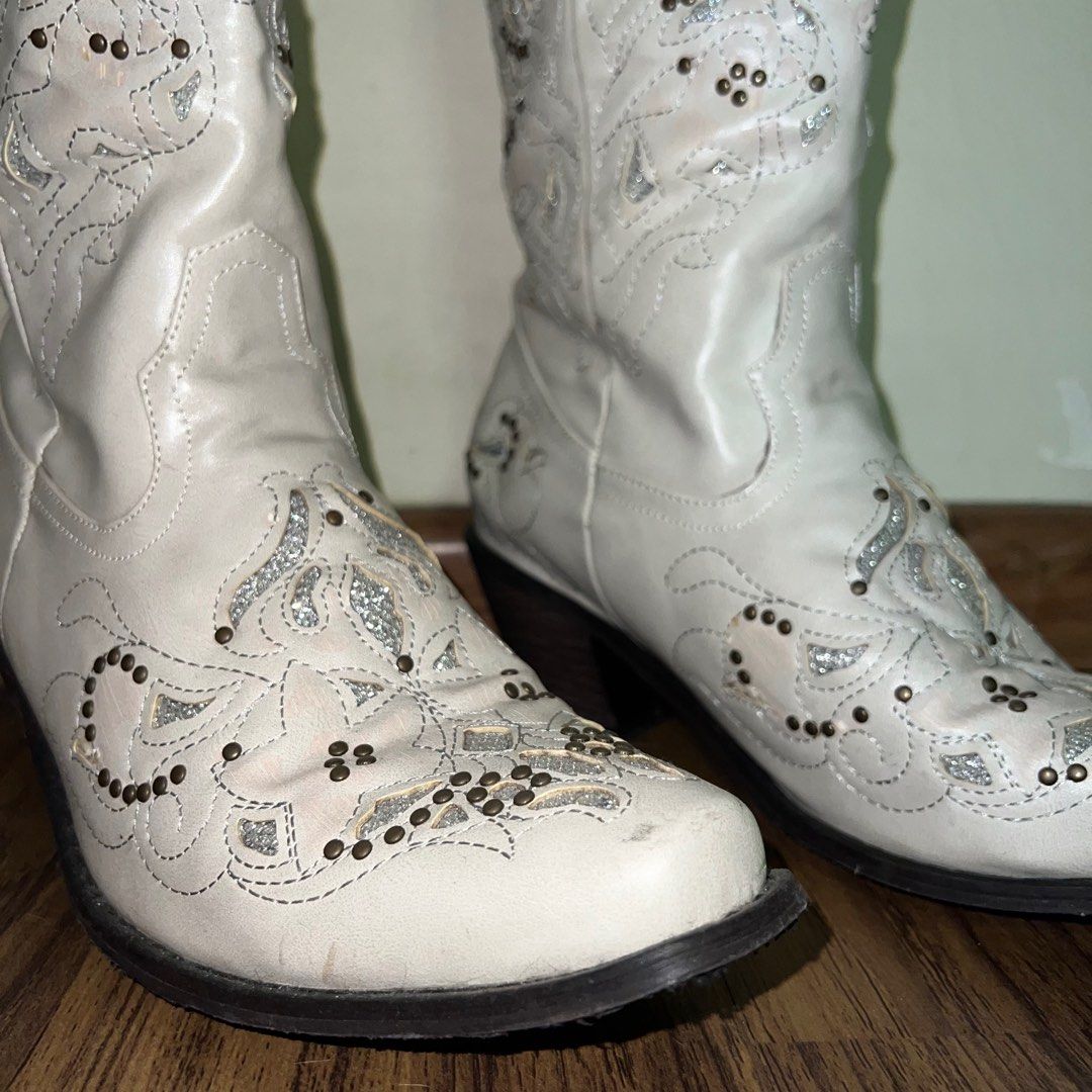 White and silver cowboy boots outlet