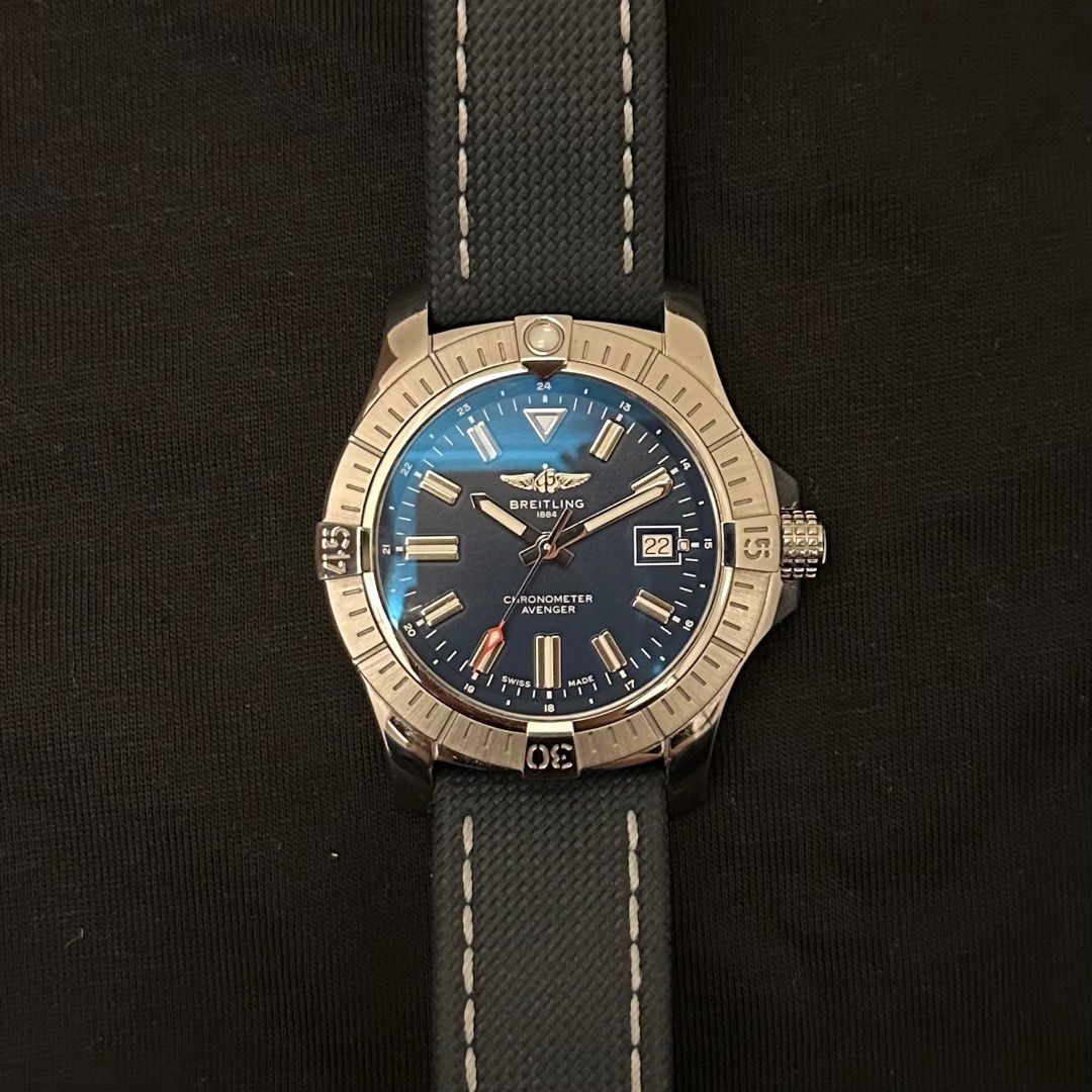 Breitling avenger 43 automatic sale dial men's watch a17318101