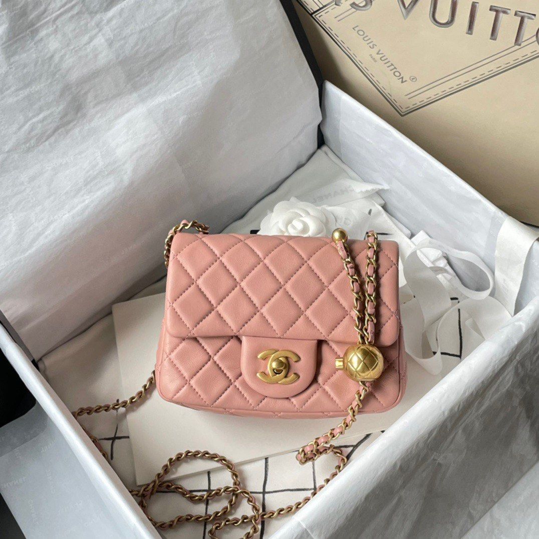 Chanel 2.55 woman classic flap bag caviar leather pink gold