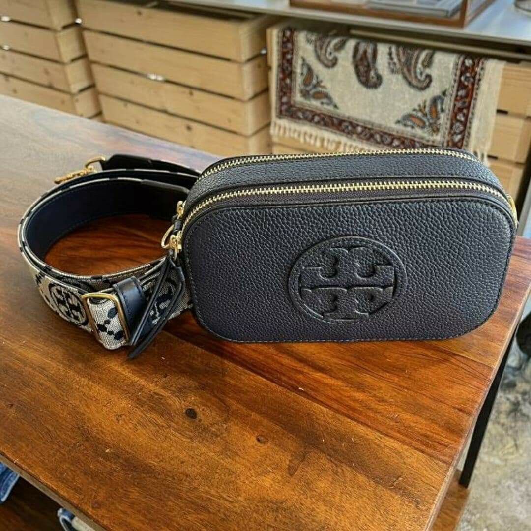 🇺🇲 Authentic Tory Burch Crossbody Bag (Category: Luxury Bags & Wallets) located in Santa Cruz. Submitted by janelovebagswatchesshoesph (Listing ID 1259474193, Image 3). Description: .
