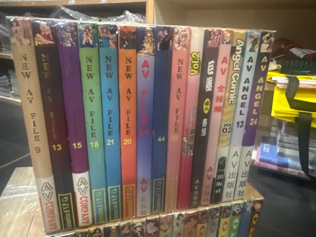 超平漫畫自用書av file 共36本, 興趣及遊戲, 書本& 文具, 漫畫- Carousell