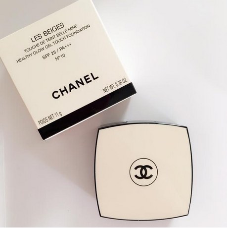 Review: Chanel Les Beiges Healthy Glow Gel Touch Foundation SPF25