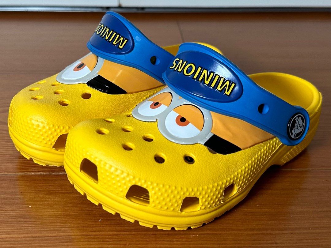 Minion clogs best sale