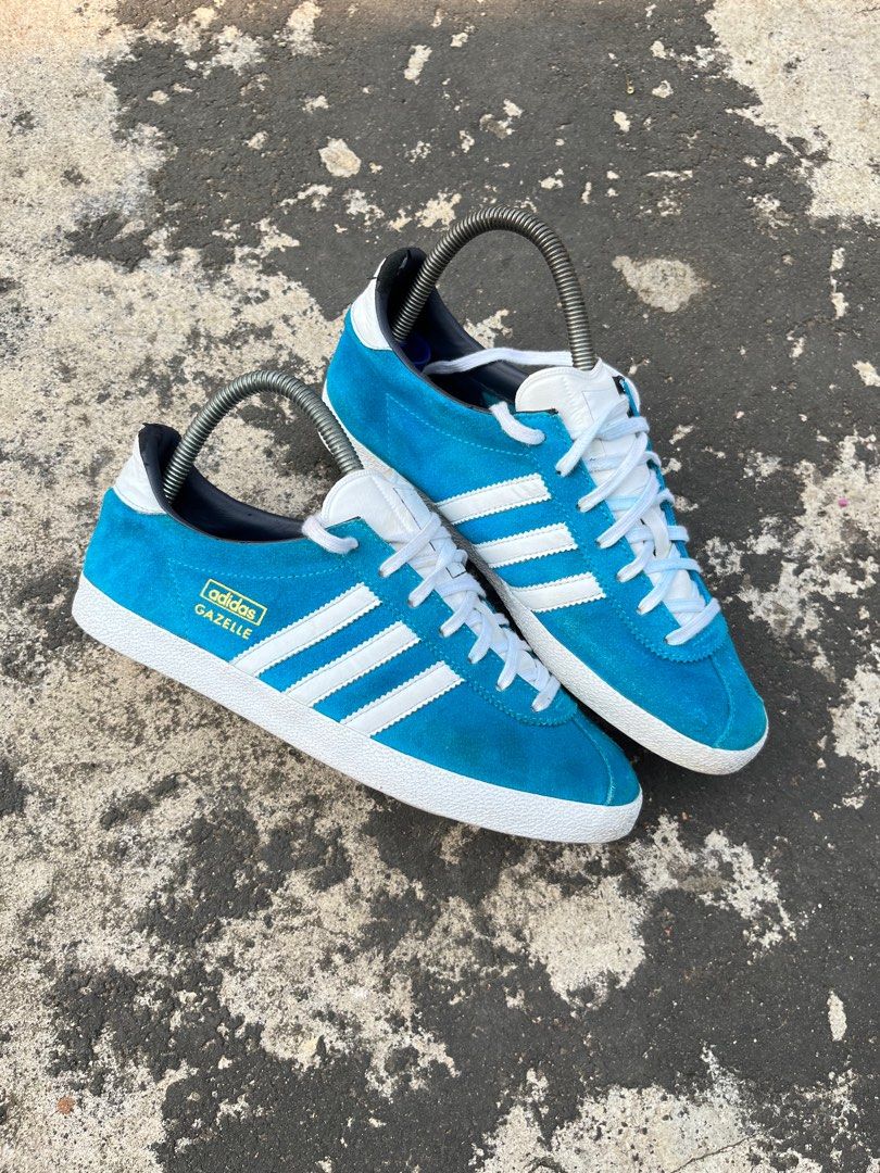 Adidas gazelle og royal blue top