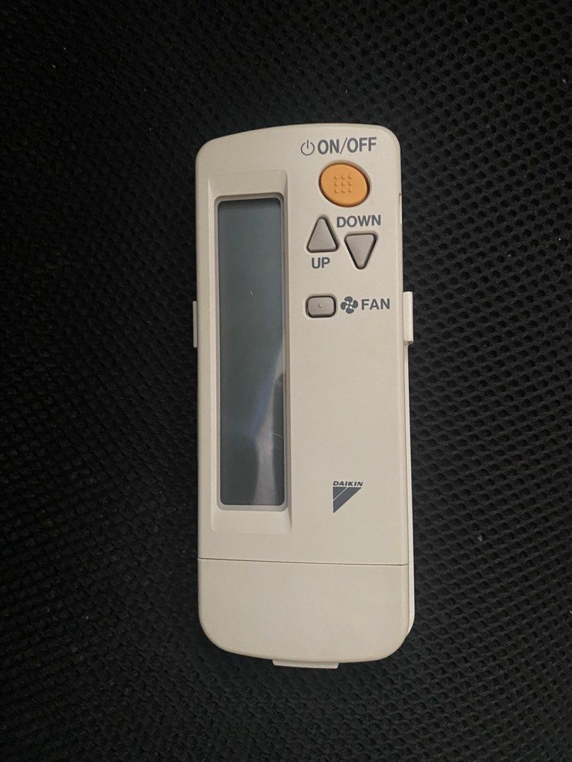 Almost new Daikin original Aircon Remote Control BRC4C153, TV & Home