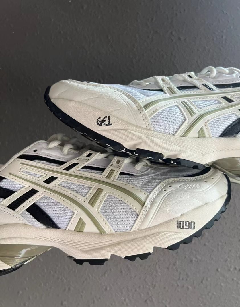 Asics GEL 1090 skid resistant and wear resistant low tops