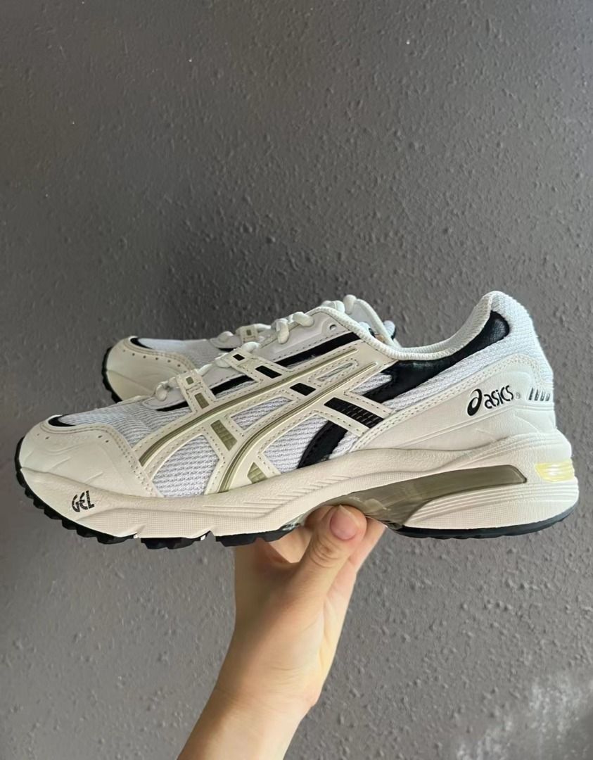 Asics GEL 1090 skid resistant and wear resistant low tops sneakers unisex gray and black