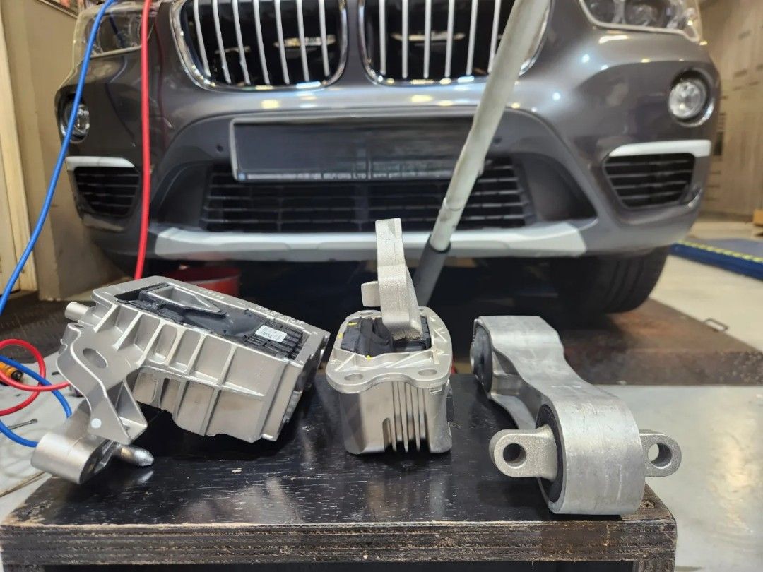 BMW F48 X1 Servicing Using Motul XClean 5W40 Engine Oil, Oil Filter