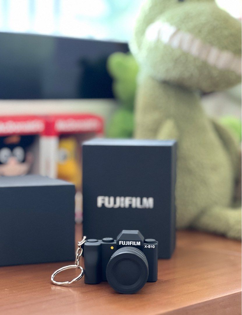 BNIB Fujifilm 30GB X S10 Thumbdrive Keychain Computers Tech