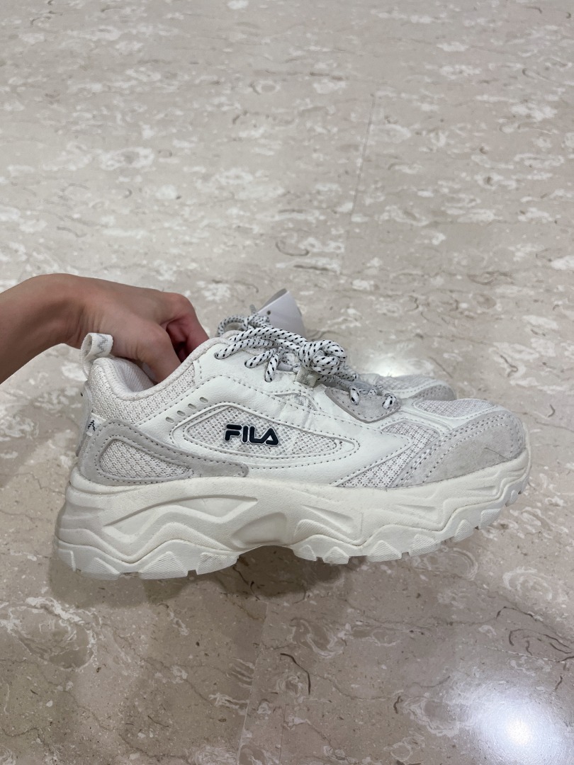 BNWT Fila Daytonic Beige White