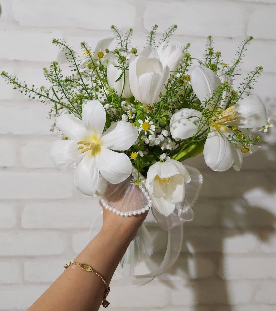 Ro m floral bracelet store