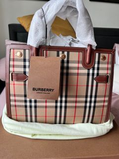 👜Archy Messenger PM Pack👜, Luxury, Bags & Wallets on Carousell