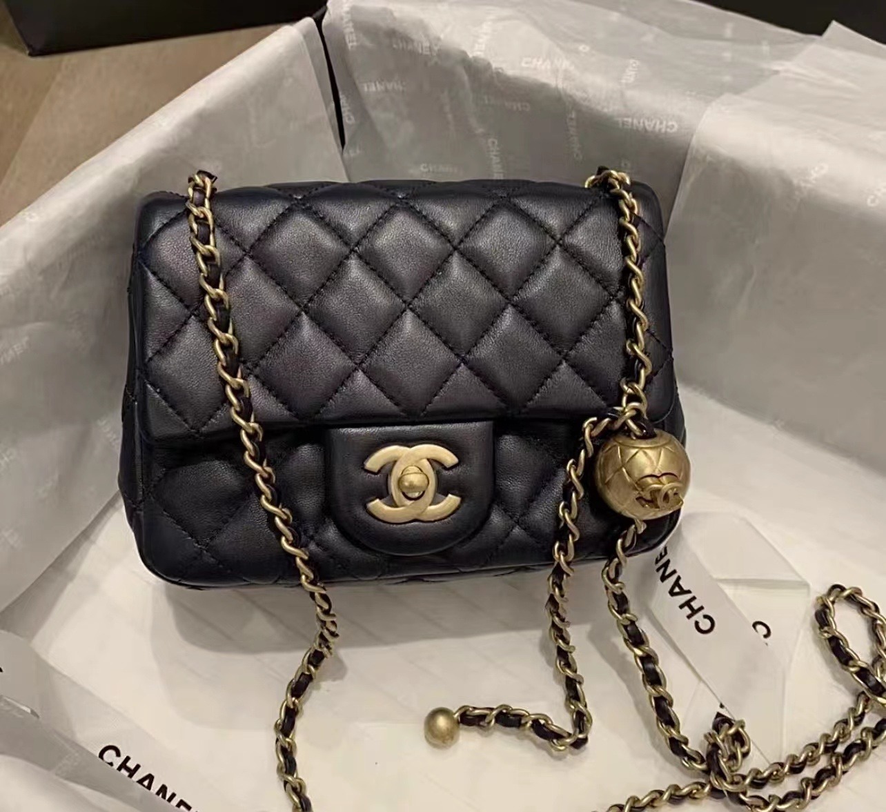 Chanel Metallic Gold Mini Flap Bag, Women's Fashion, Bags & Wallets,  Cross-body Bags on Carousell