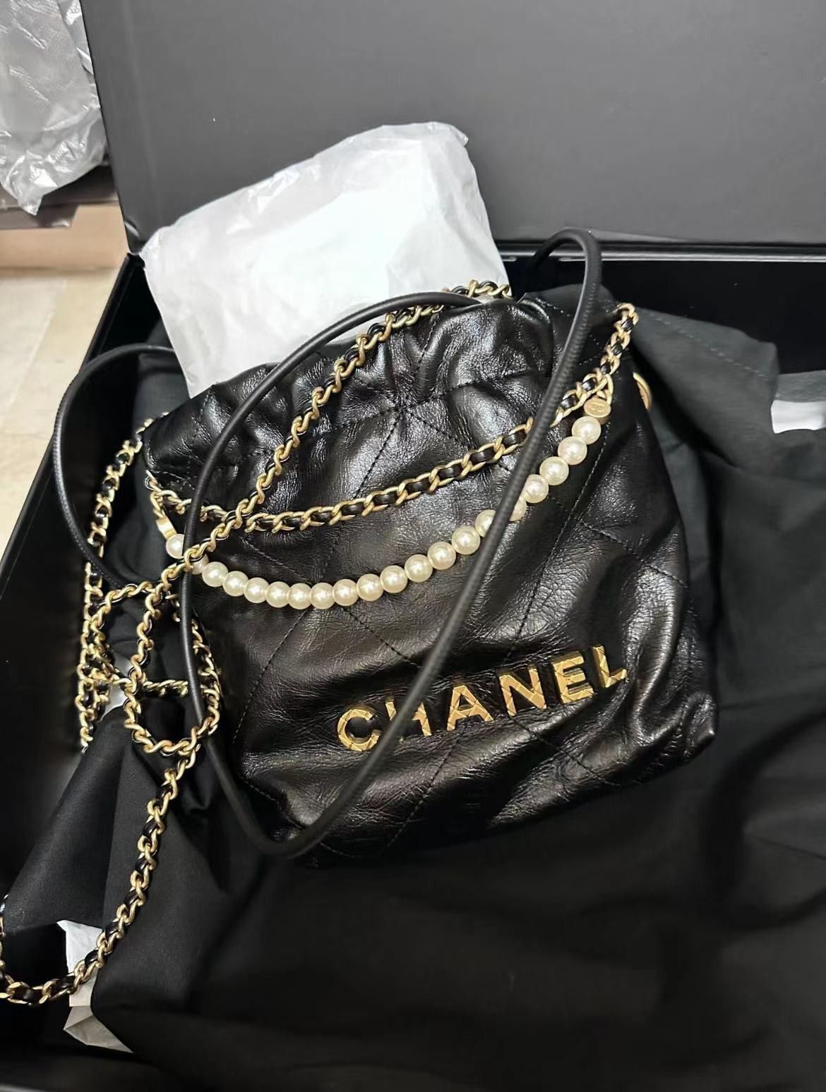 CHANEL NO.22 CLASSIC CLUTCH BAG 217022865, Luxury, Bags & Wallets on  Carousell